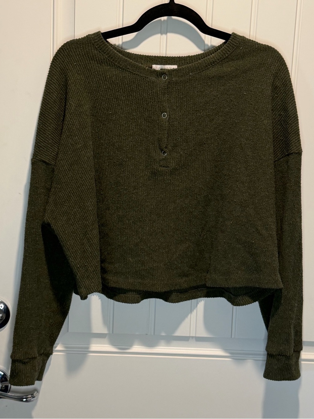 Abound Olive Green Cropped Henley Sweatshirt